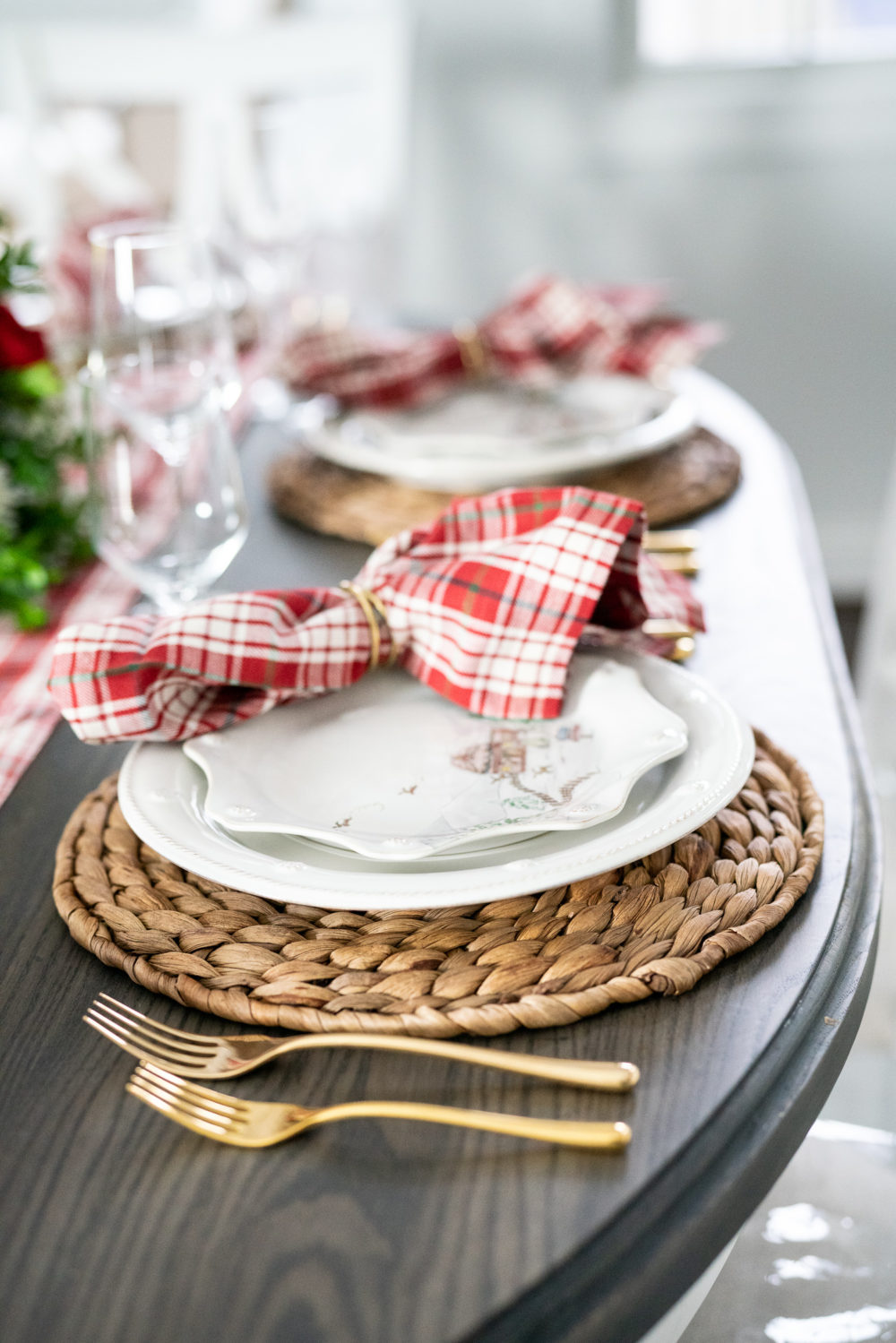 Petite Fashion Blog | Our Home for the Holidays | Christmas Decor | Flocked Christmas Tree | White Kitchen- | Juliska Berry and Thread | Juliska Holiday Dinnerware | FTD Flowers | Christmas Flowers